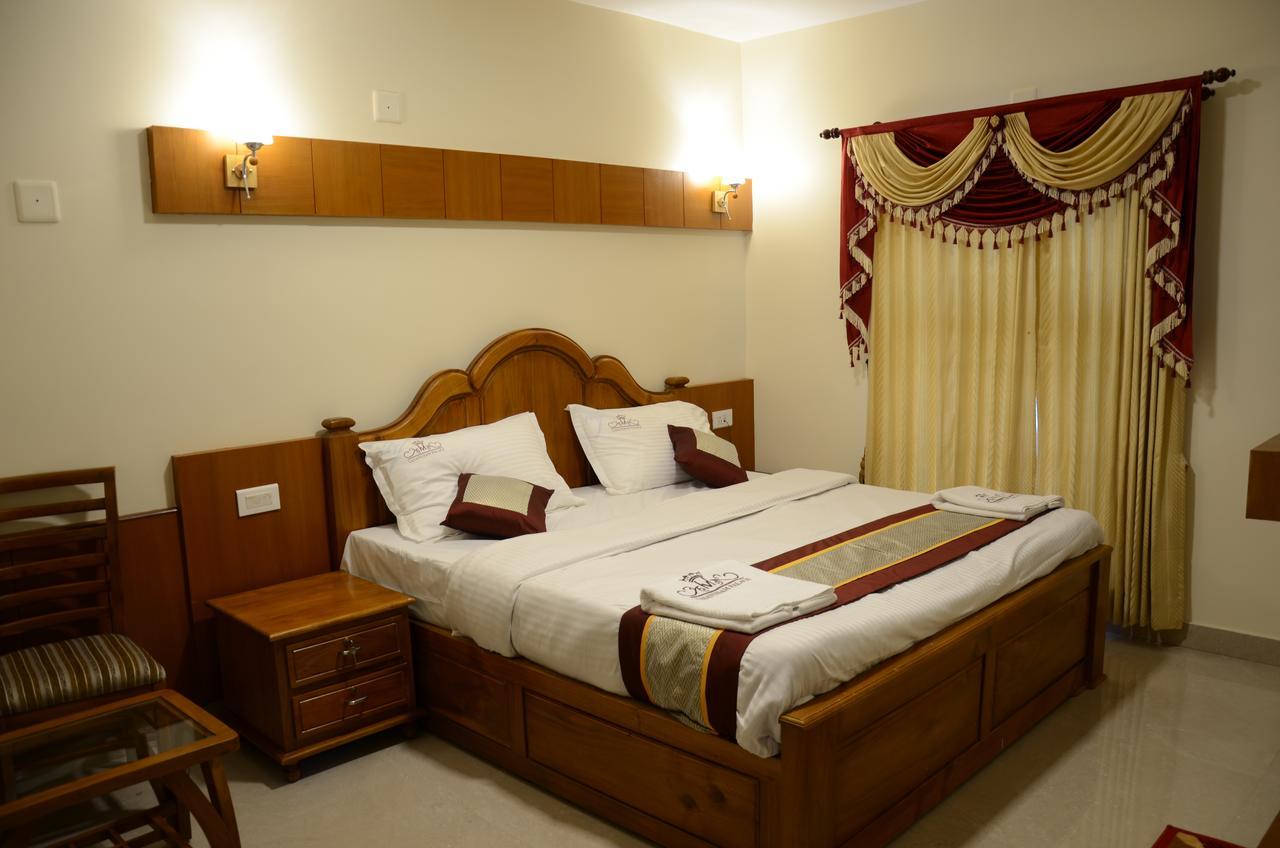 Hotel Vasantham Palace Ooty Esterno foto