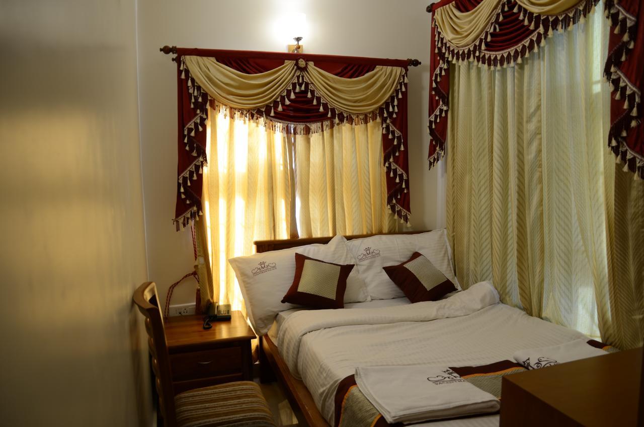 Hotel Vasantham Palace Ooty Esterno foto