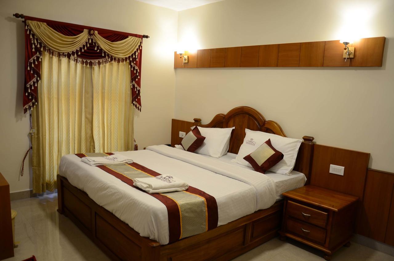 Hotel Vasantham Palace Ooty Esterno foto