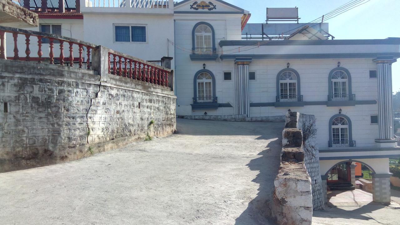 Hotel Vasantham Palace Ooty Esterno foto
