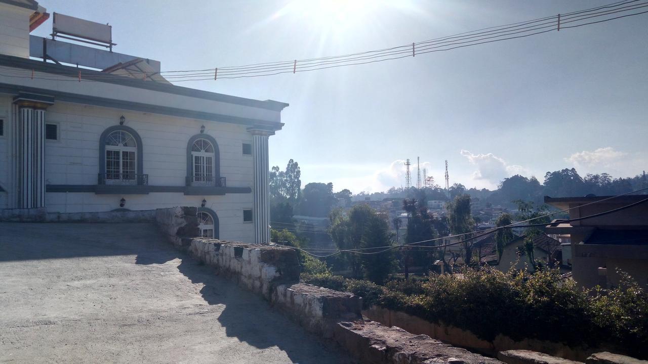 Hotel Vasantham Palace Ooty Esterno foto